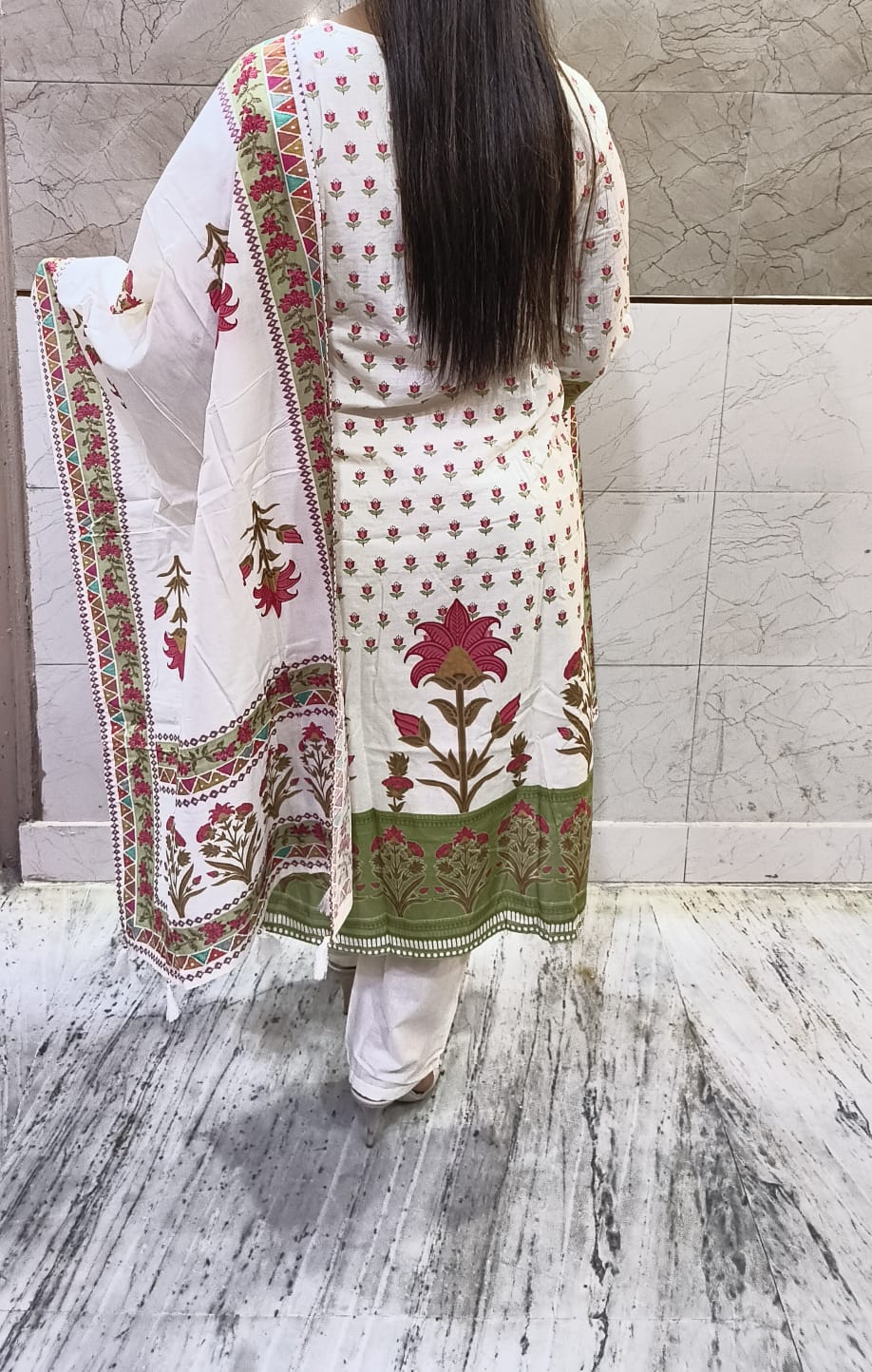 COTTON - WHITE FLOWER SUIT